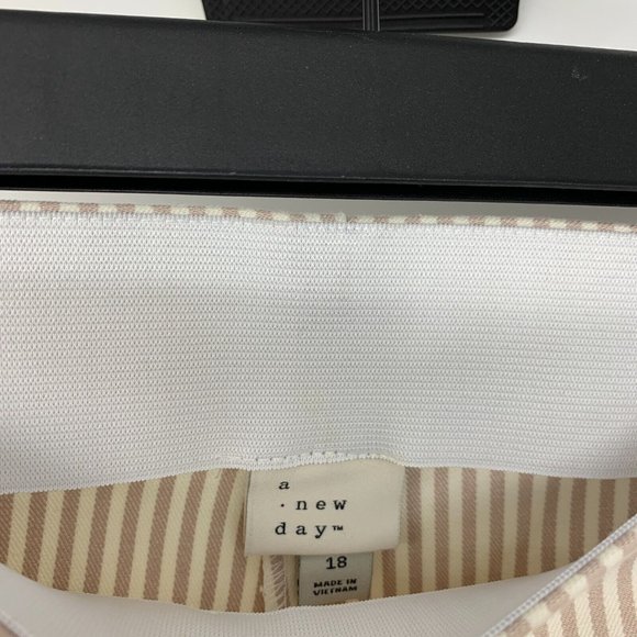 A New Day Pants High Rise Slim Fit Ankle Beige White Stripe NWT - Picture 4 of 12